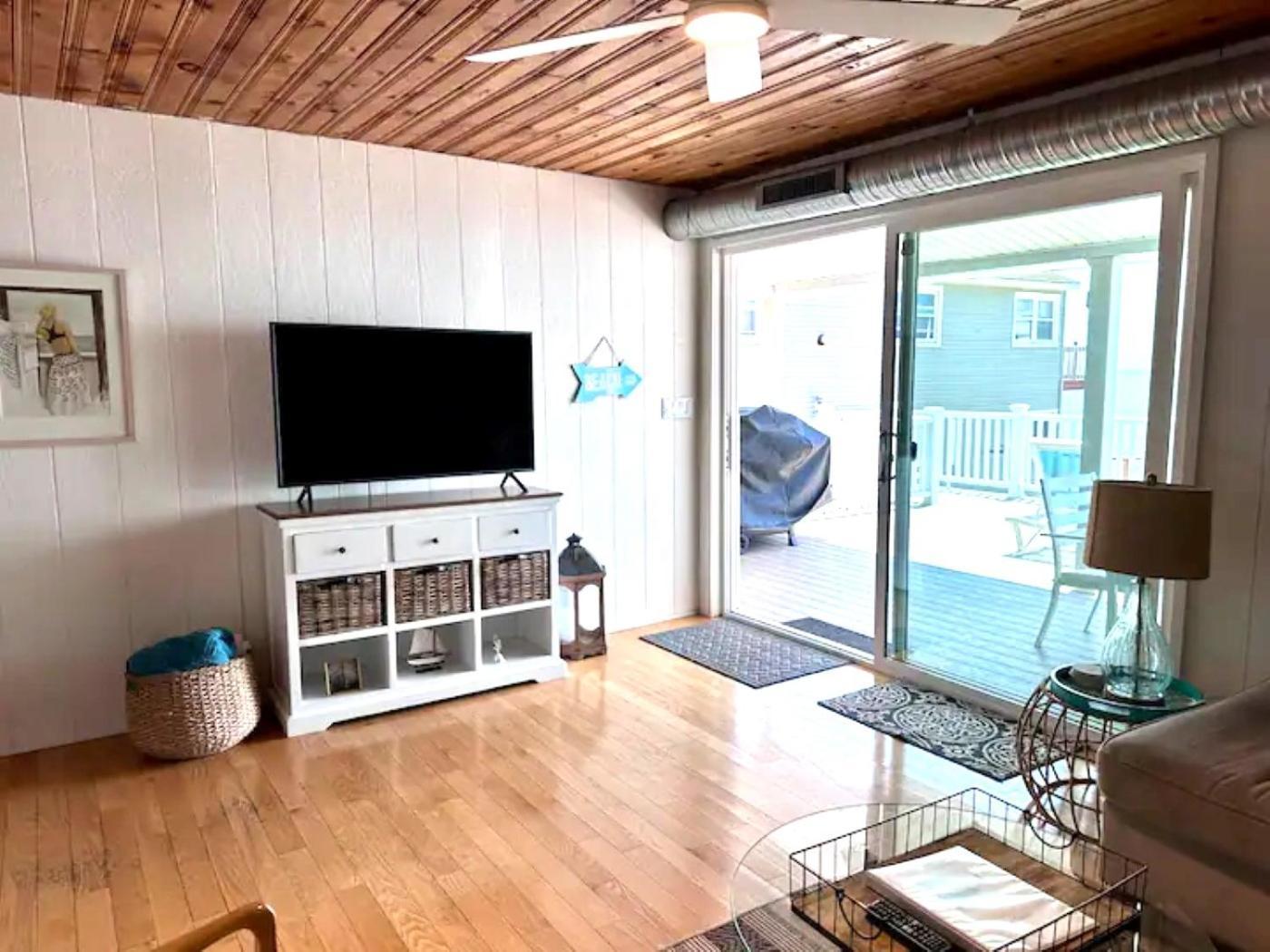 Cozy Beach - Direct Waterfront! East Haven Extérieur photo